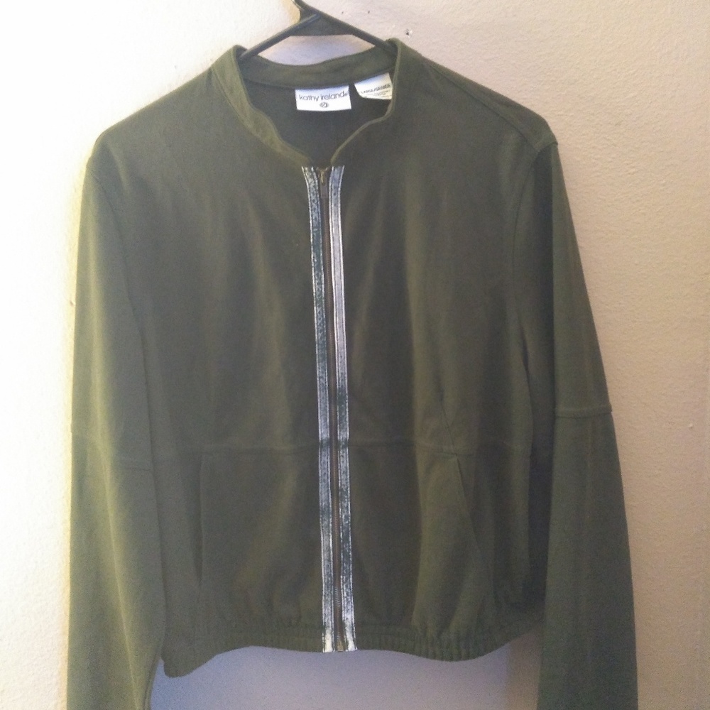 Cropped bomber jacket